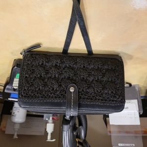 Sak Iris Large Crochet smartphone Crossbody Black